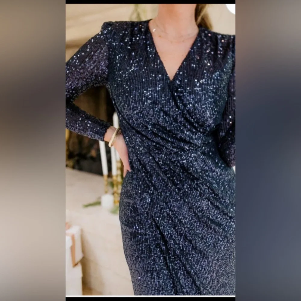 Ivy City Co Starstruck Dress in Navy Small Size - Picture 2 of 13